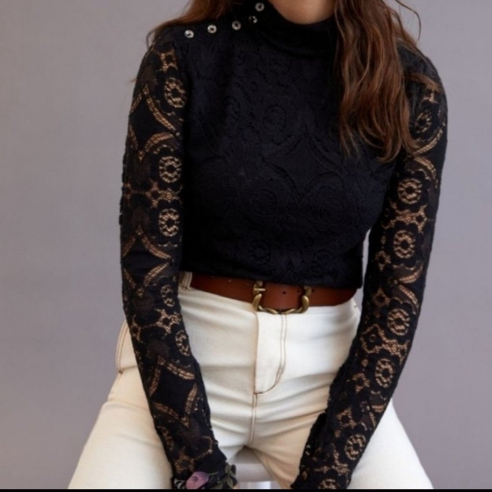 NWT Anthropologie Maeve Lace Mock Neck top!